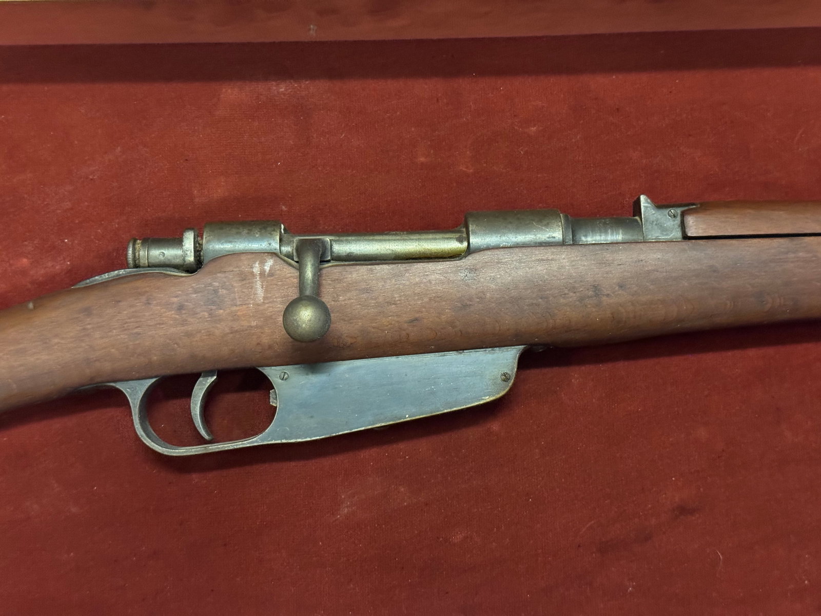 WWII Italian Gardone M91 6.5x52mm Carcano Cavalry Carbine with Folding Bayonet in Display - 3