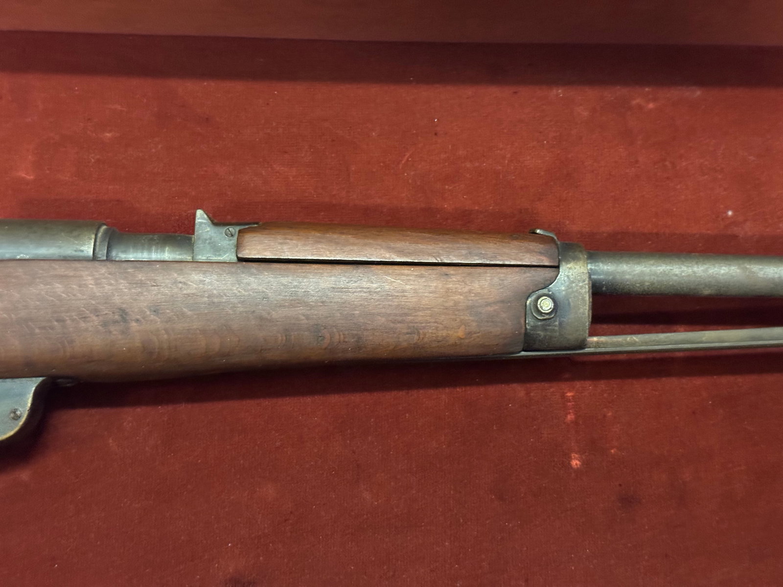 WWII Italian Gardone M91 6.5x52mm Carcano Cavalry Carbine with Folding Bayonet in Display - 4
