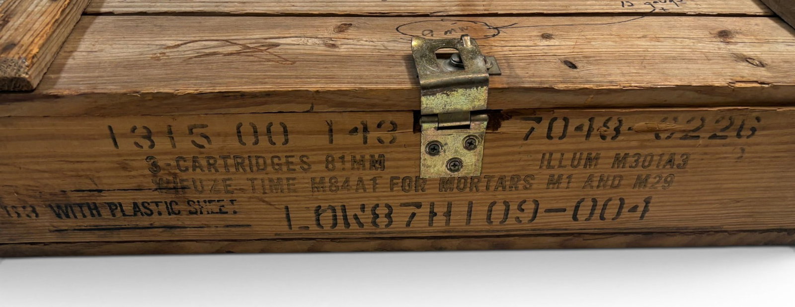 Vintage Collectible 81mm Mortar M1 and M29 Ammunition Crate - 2