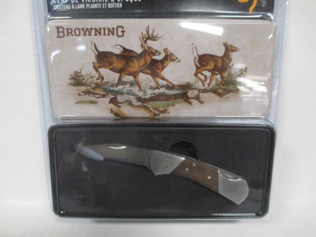 New in Package Browning Vintage Whitetail Folding Knife and Collector Tin - 2