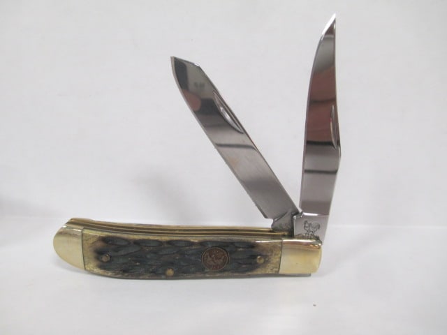Hen & Rooster 2 Folding Blade Knife in Original Box - 2