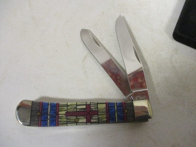 2019 Case "Stained Glass Cross Natural Bone Smooth Color Wash Trapper in Original Box - 4