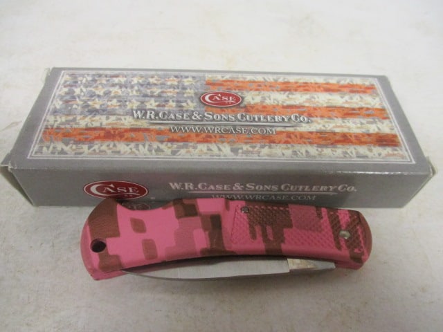 2013 Case Pink Camo Single Blade Knife in Original Box: .
