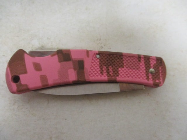 2013 Case Pink Camo Single Blade Knife in Original Box - 2