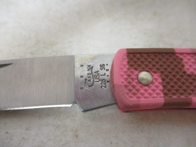 2013 Case Pink Camo Single Blade Knife in Original Box - 4
