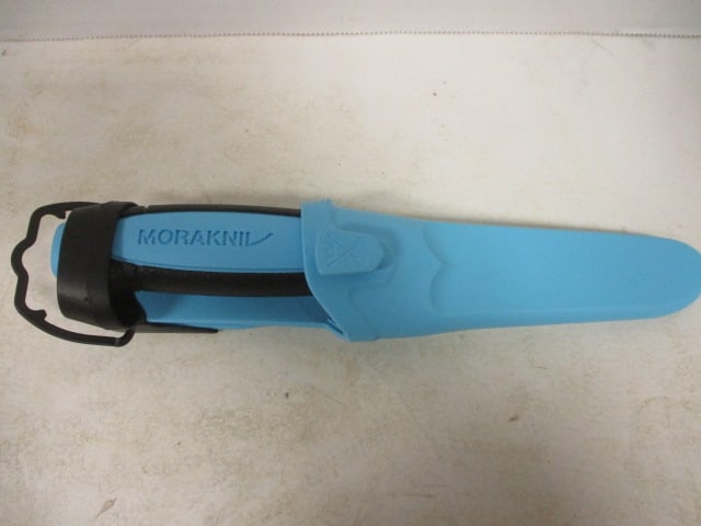 New Moraknil Fixed Blade Diver Knife in Hard Plastic Sheath: Knife still has store safety seal around handle