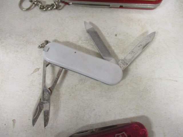 Five Swiss Army Style Utility Knives - 6