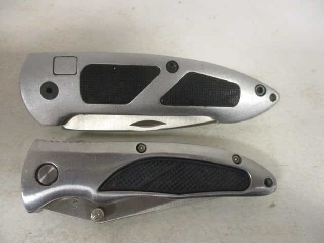 Silver and Blacke Thumb Stud Folding Blade Knife and Push Button Folding Blade Knife: .