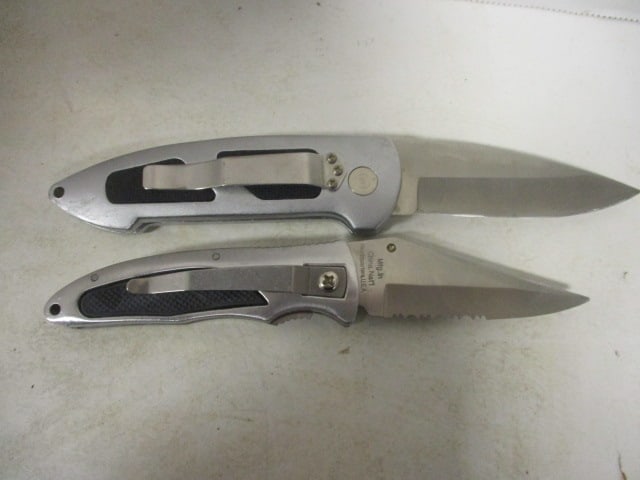Silver and Blacke Thumb Stud Folding Blade Knife and Push Button Folding Blade Knife - 5