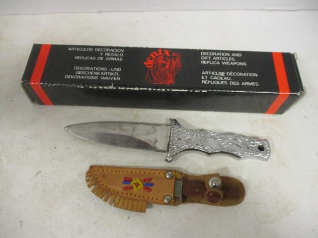 Three Decorative Fixed Blade Knives (1 of 8)