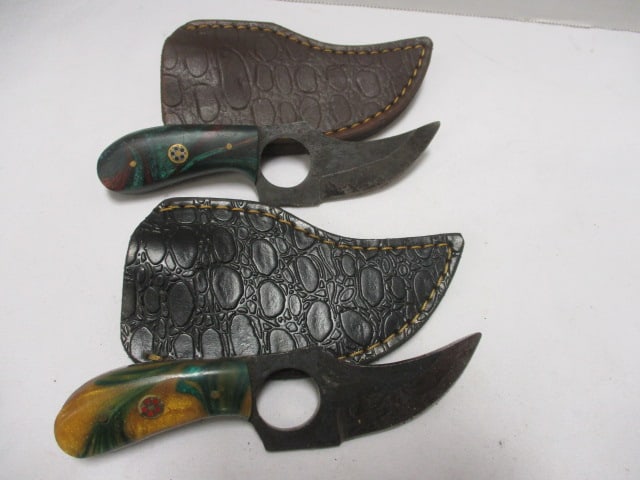 Two Damascus Short Skinner Fixed Knife with Leather Sheath (1 of 7)