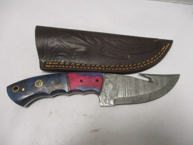 Damascus Gut Hook Knife with Leather Sheath (1 of 7)