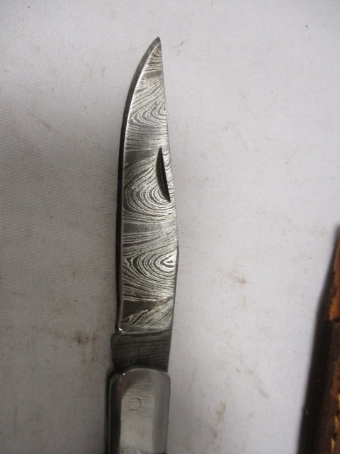 Damascus Folding Pocket Knife with Leather Sheath - 3