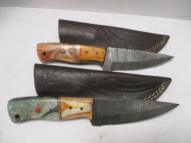 Two Damascus Hunting Knives with Leather Sheaths (1 of 6)