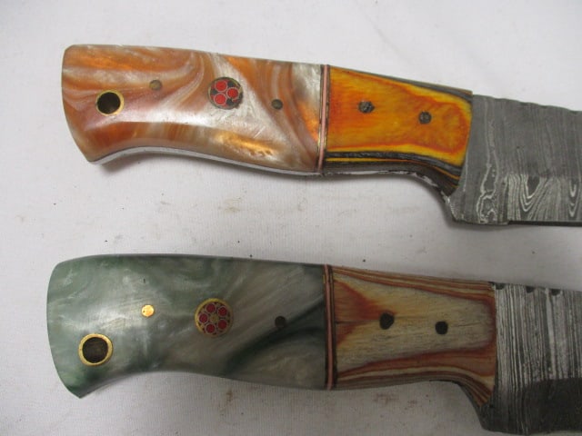 Two Damascus Hunting Knives with Leather Sheaths - 3