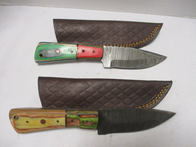 Two Damascus Hunting Knives with Leather Sheaths (1 of 10)