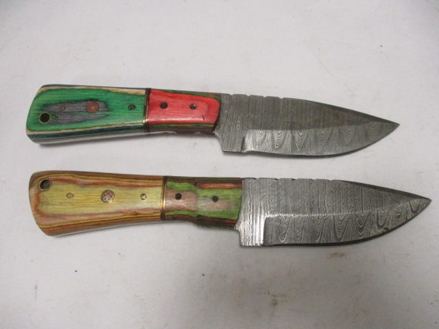 Two Damascus Hunting Knives with Leather Sheaths - 2