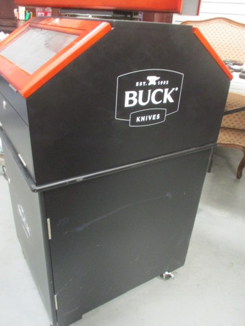 Buck knives Display with Locks and Keys on wheels - 11