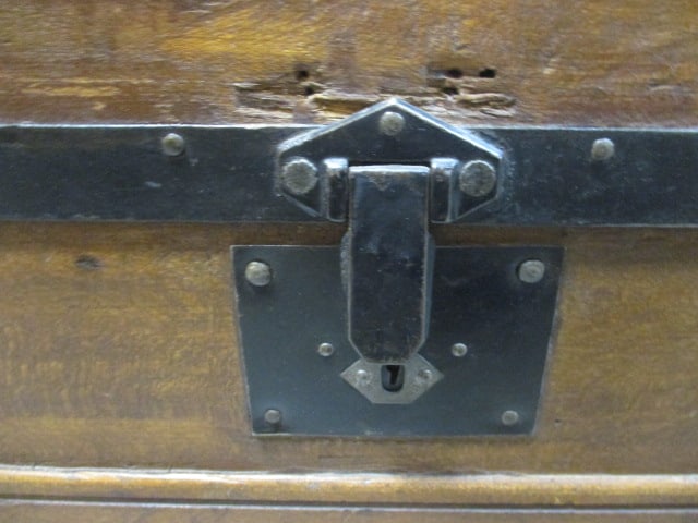 Dome Top Steamer Trunk w/Metal Reinforcements - 5