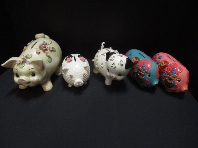 Vtg. Lot of 5 Pig Banks (1 of 15)