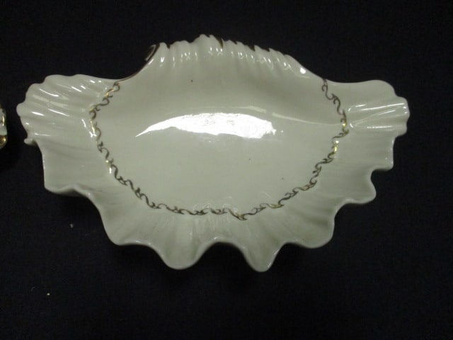 Acanthus Leaf Porcelain Shell Dish (Lot of 2) - 2