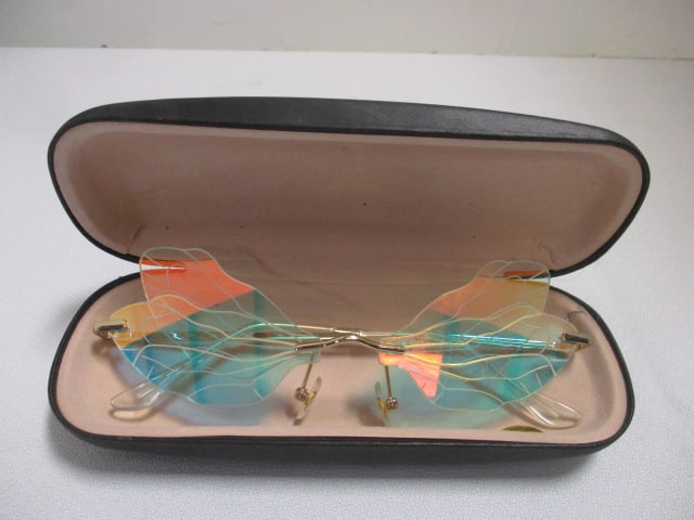 Dragonfly Wing Shaped Rimless Sunglasses/Fairy Glasses: .
