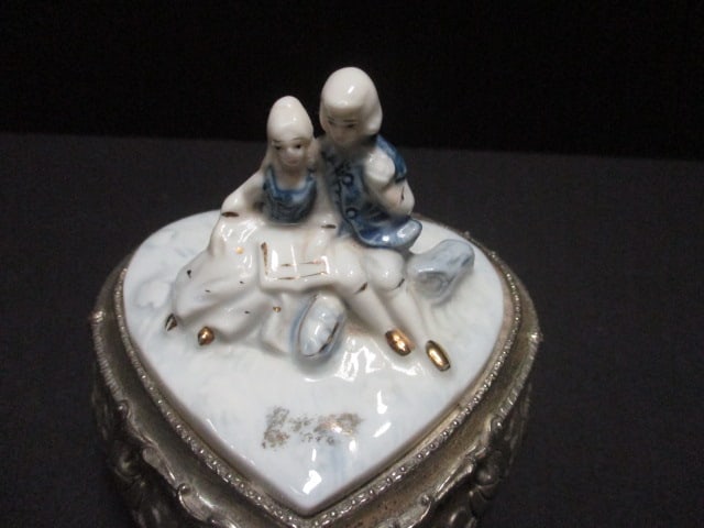 Musical Victorian Style Trinket Box - 2