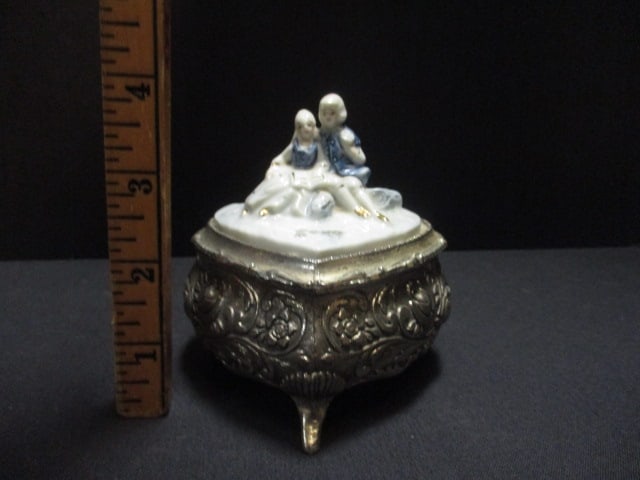 Musical Victorian Style Trinket Box - 7