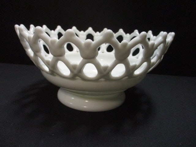 Westmoreland Milk Glass Fruit Bowl w/Lace Pattern (1 of 4)