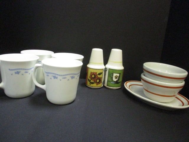 Holt Howard Salt/Pepper Set, 4 Corning Mugs, 3 PC Jackson China (1 of 15)
