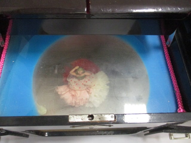 Japanese Red/Black Lacquer Jewelry Box - 4