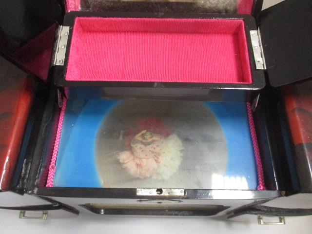 Japanese Red/Black Lacquer Jewelry Box - 5