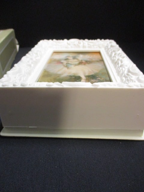 Avon Beauty in Motion Ballet Picture Soap Set in Box - 5