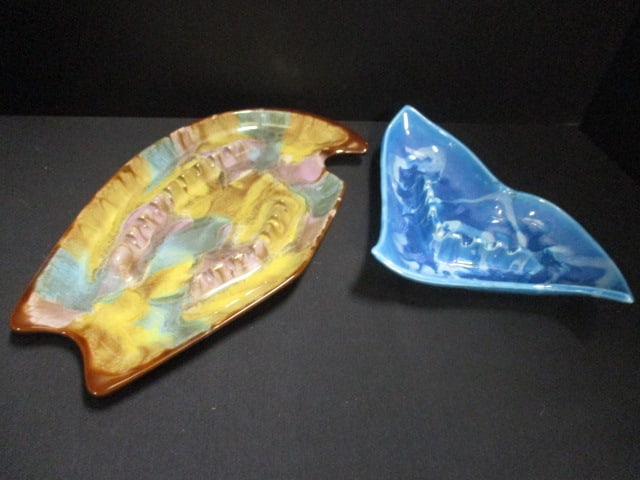 2 Retro Style Ashtrays (1 of 6)