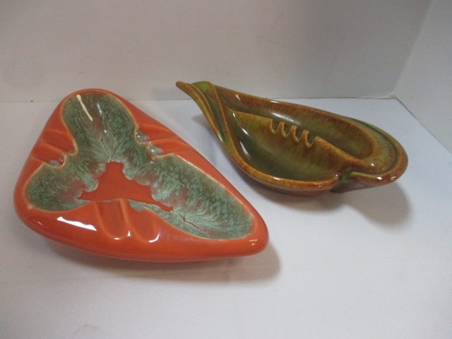 2 Retro Style 10" Ashtrays: .