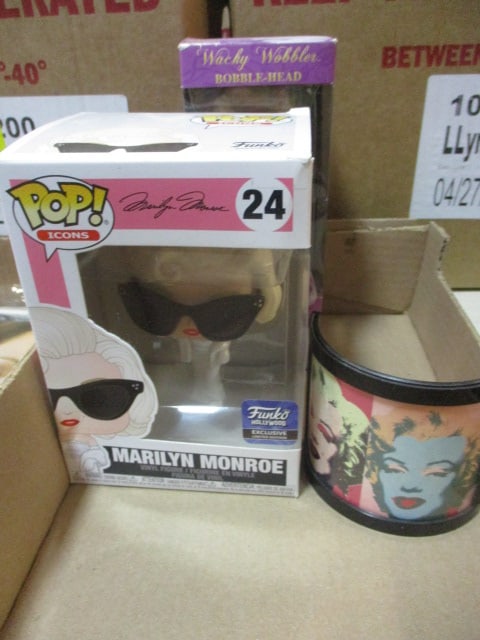 Marilyn Monroe Funko #24 Figure, Funko Bobble Head, (1 of 5)