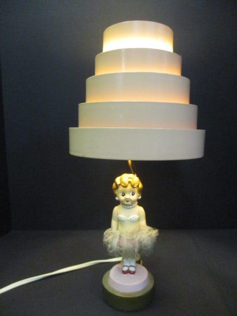 Retro Sassy Doll Table Lamp w/Metal Pink Tiered Shade: 16"
