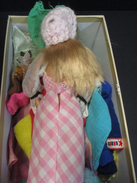 Mattel 1973 Barbie Doll w/Original Dress & Barbie Clothes - 6