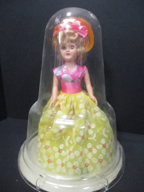 Vintage Phillipine Man Doll 9", Hispanic Lady Doll 9", - 8