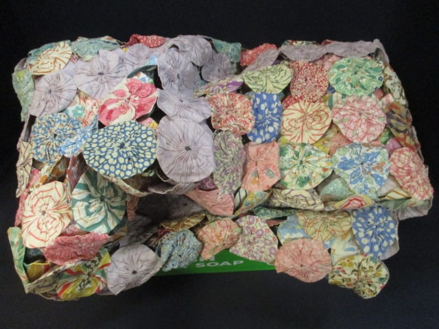 1930's/1940's YoYo Quilt Handmade (1 of 3)