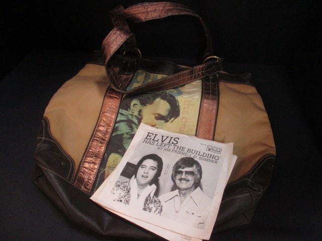 Elvis Retro Style 30th Anniversary Tote Bag & 2 (45 Records) (1 of 5)
