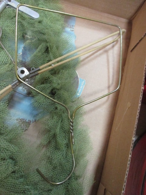 5 Vintage Clothes Hangers & Ideal Laundry Hand Held Fan - 2