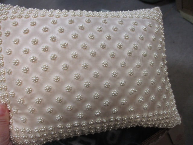 Blanket & Pillows - 3