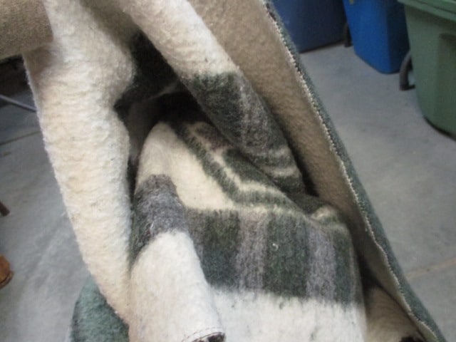 Blanket & Pillows - 5