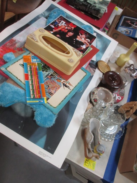 Table Lot-Prints, Praying Hands, Rabbit Wall hanging, etc.: See all pictures
