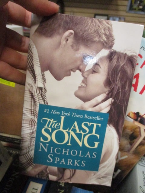 Nicholas Sparks Paperback Books (1 Box) - 5