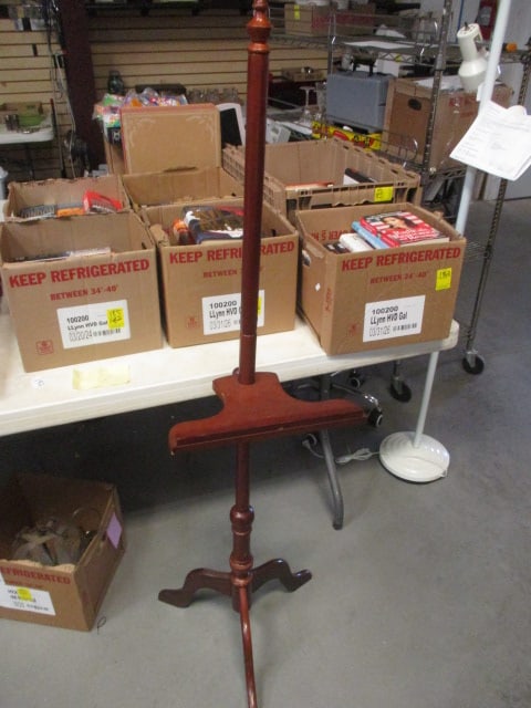 Cherry Finish Adjustable Tripod Easel (1 of 4)