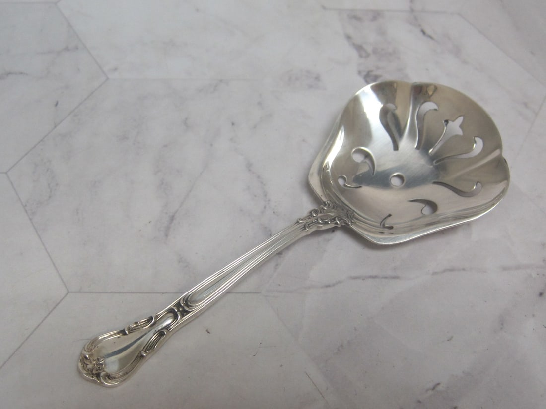 Gorham Sterling Silver Nut Spoon "Chantilly" (1 of 5)