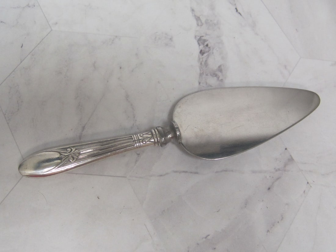 Sterling Silver Handled Cheese Server: 6"
