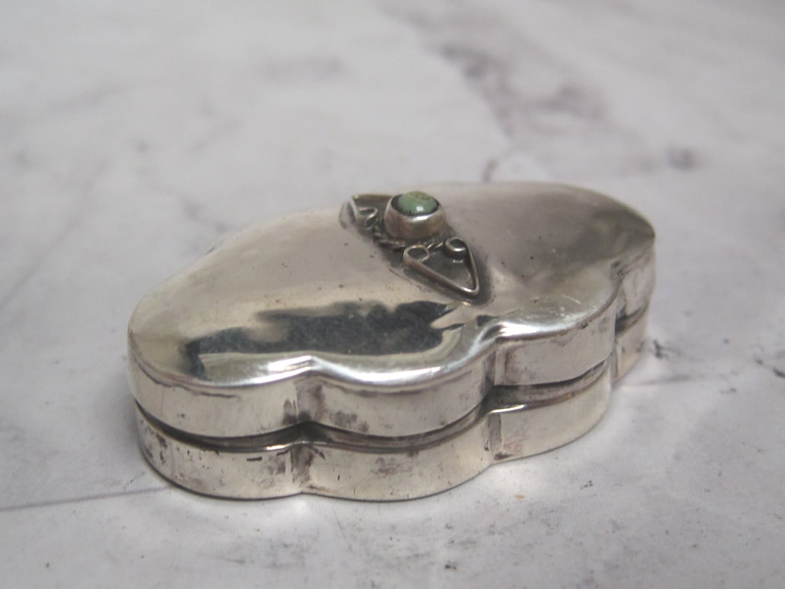 Vintage Sterling Silver Pill Box: Weighs 6.7 grams, 1 3/4" x 1", turquoise on top